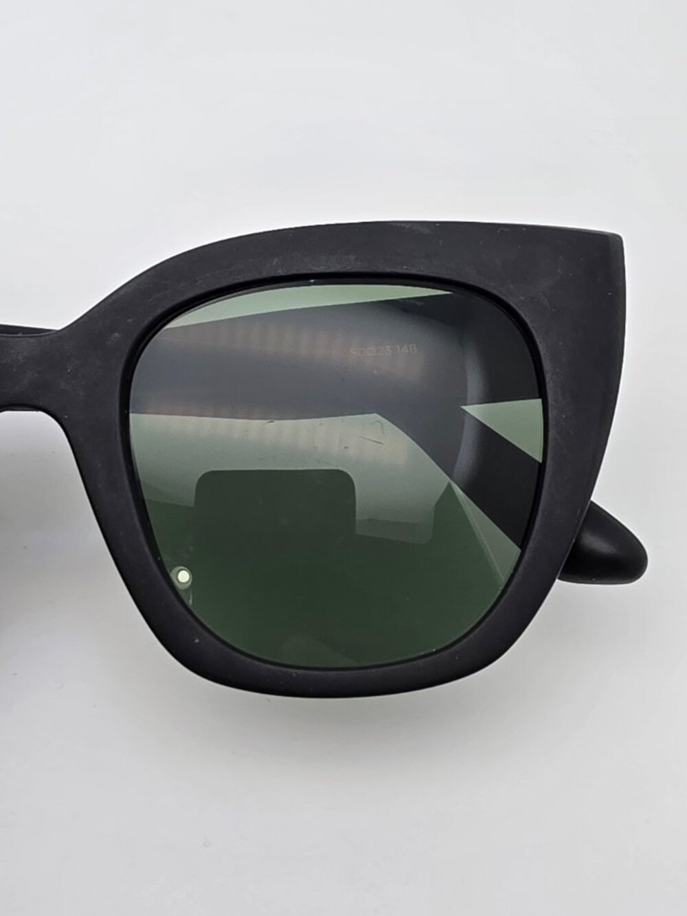 Toms Sydney Traveler Collection Black Frame Green Lens Cat Eye Sunglasses 50-23 - Picture 11 of 13